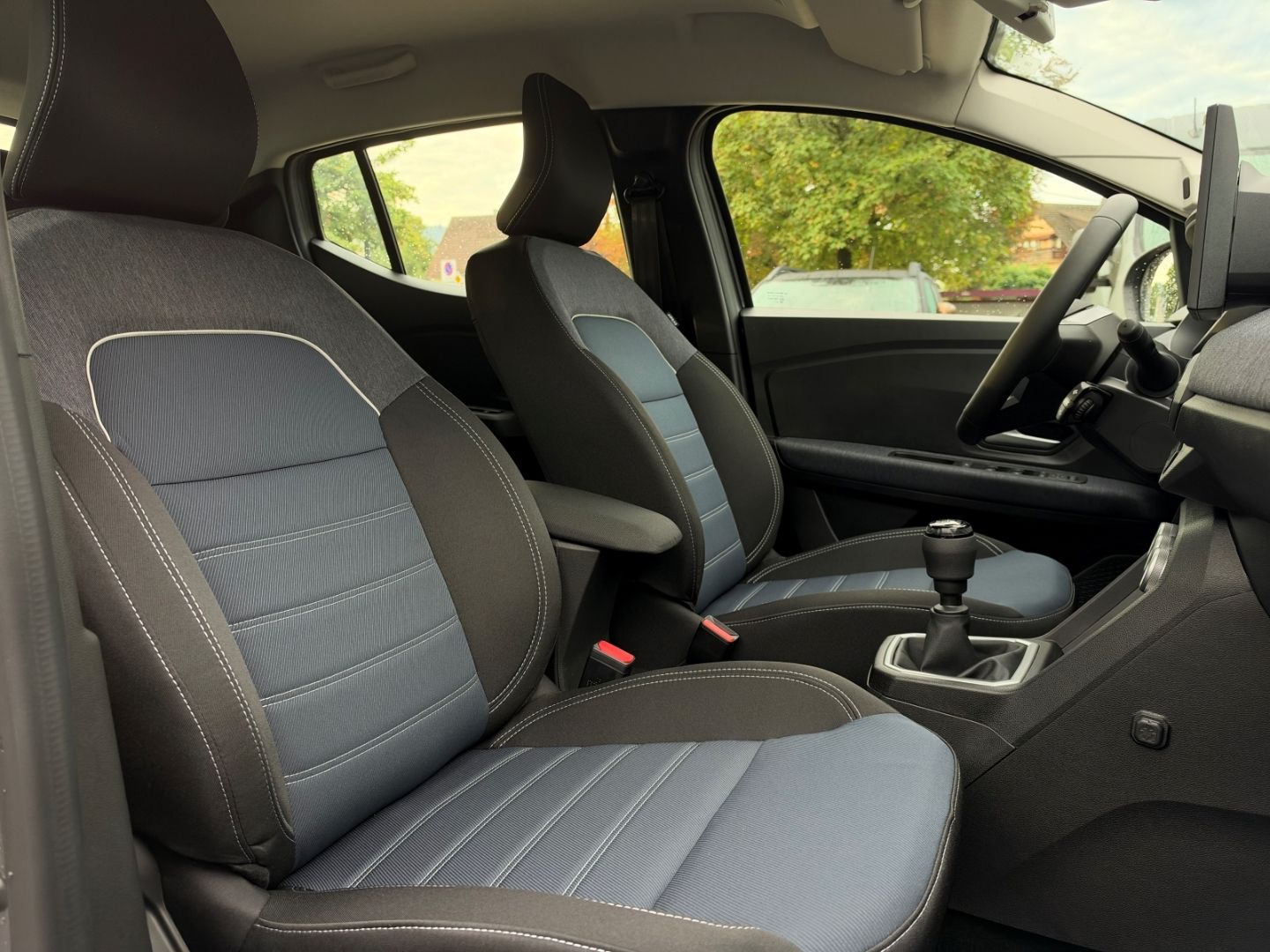 Fahrzeugabbildung Dacia Sandero III Journey TEc 100 PDCv+h Kamera LED Ap