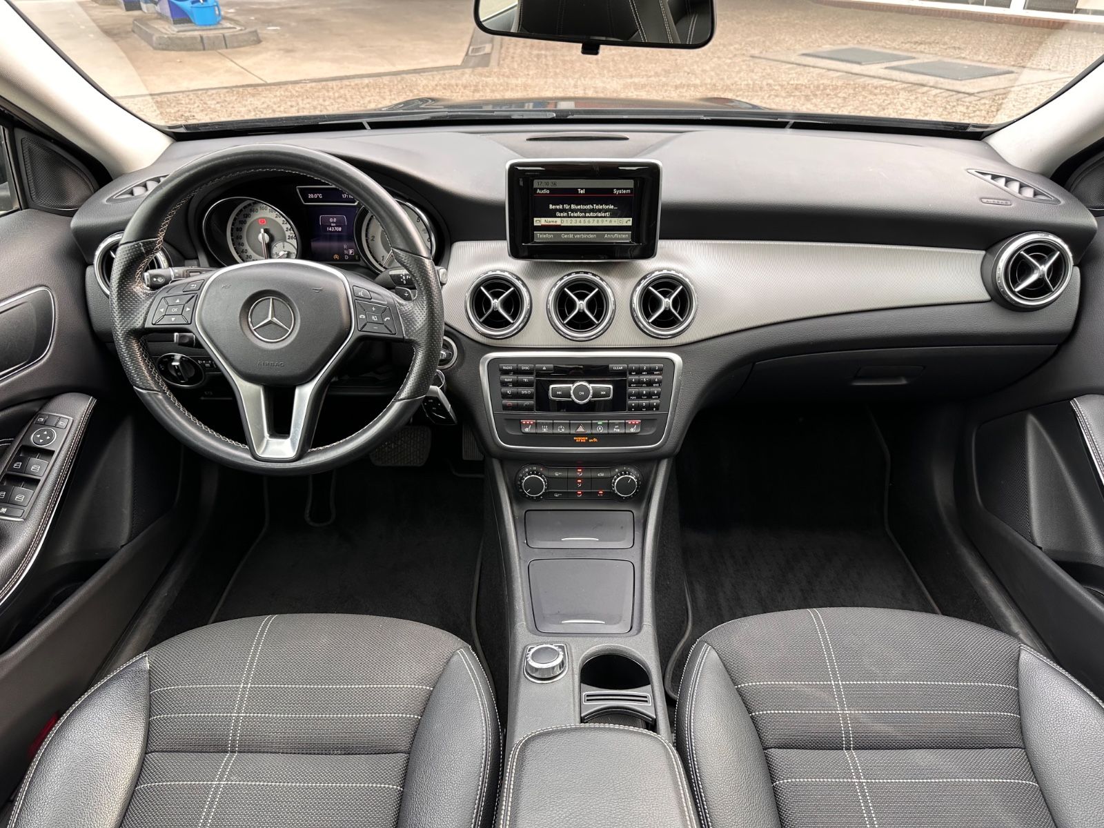Fahrzeugabbildung Mercedes-Benz GLA 220 CDI Urban DCT AHK/Pano/SHZG/STANDHZG/GRA