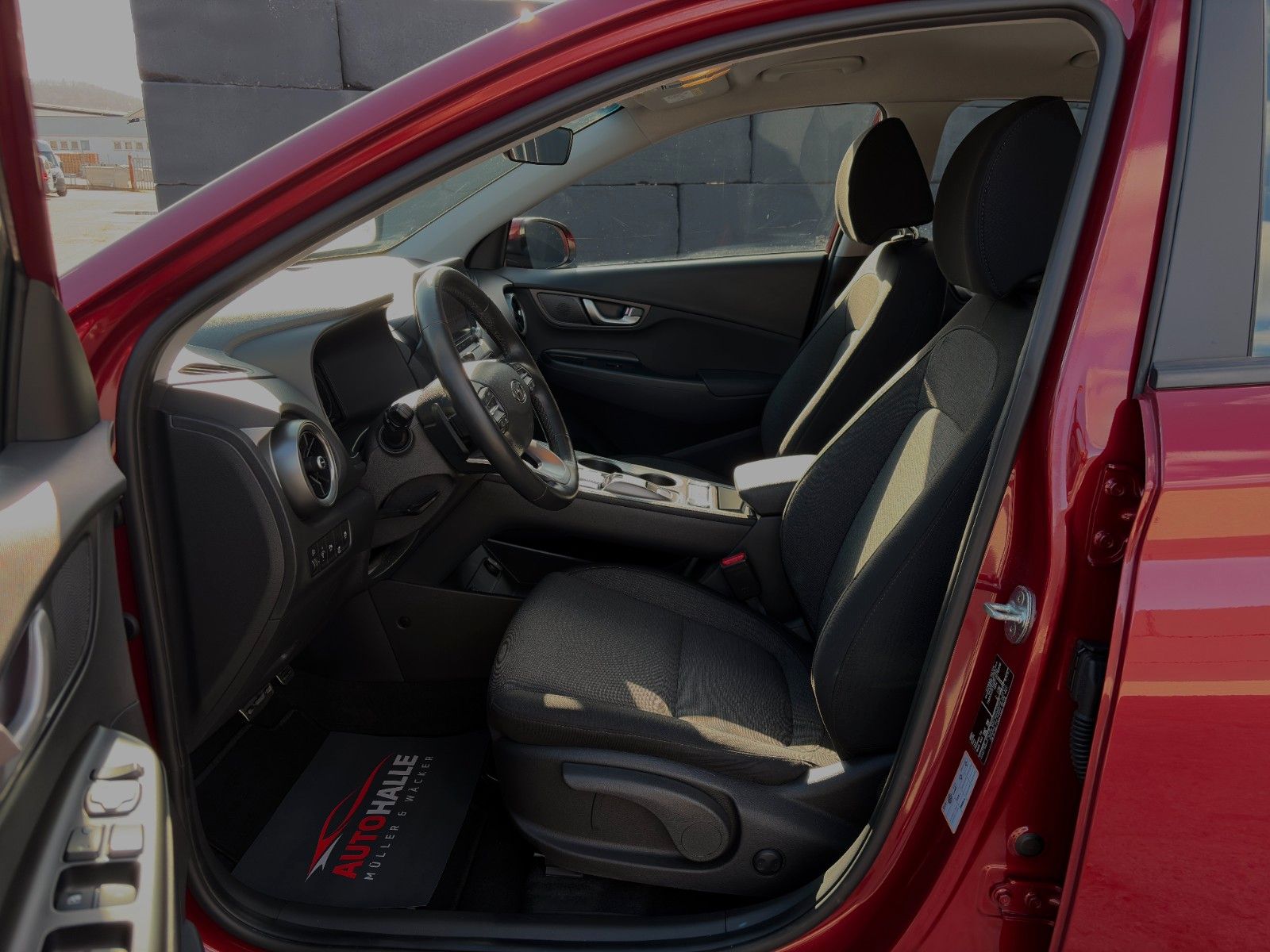 Fahrzeugabbildung Hyundai KONA E SELECT ACC PDC LFA LKA SHZ LHZ CarPlay