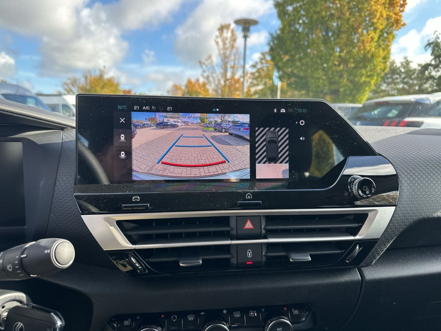 Fahrzeugabbildung Citroën C4 Plus 1.2 PureTech 130 AT8 Navi CarPlay SHZ