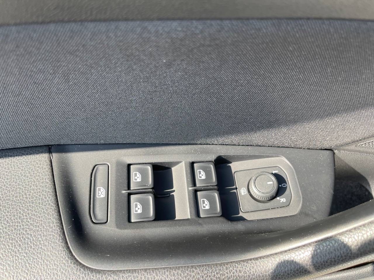 Fahrzeugabbildung Volkswagen Passat 1.4 TSI Comfortline*ParkPilot*AppConnect*
