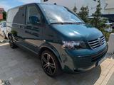 Volkswagen T5 Multivan - Volkswagen T5 Multivan: Grün