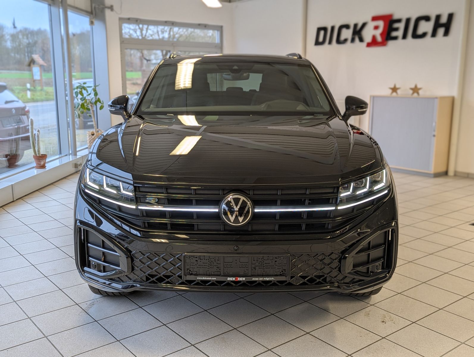 VW Touareg 3.0TDI 4M R-Line VOLL Black 22" UPE 114T - Image 2