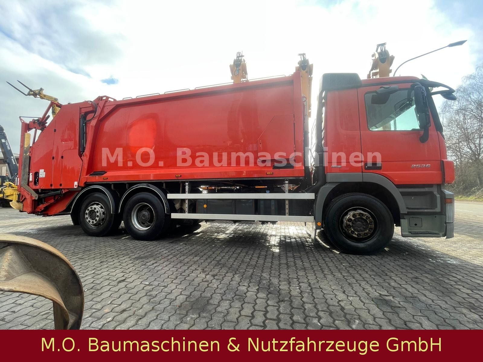 Fahrzeugabbildung Mercedes-Benz Actros 2536 /  6-Zyl / 3-Achser / AC / L+L Achse