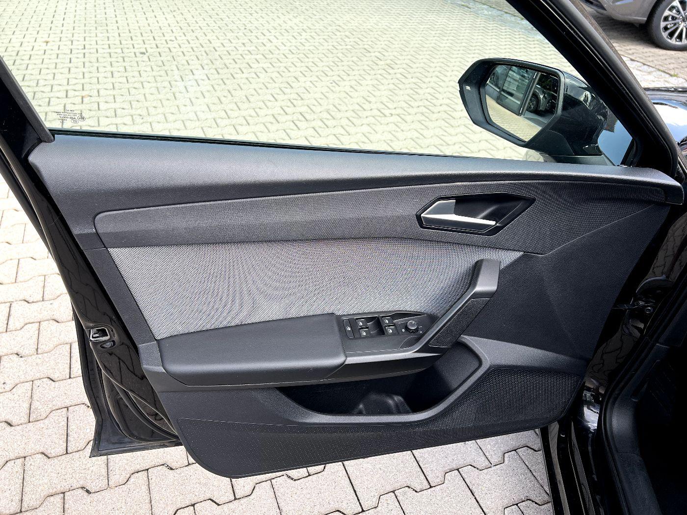 SEAT Leon Sportstourer 2.0 TDI Style *LED Navi Park*, миниатюра 10