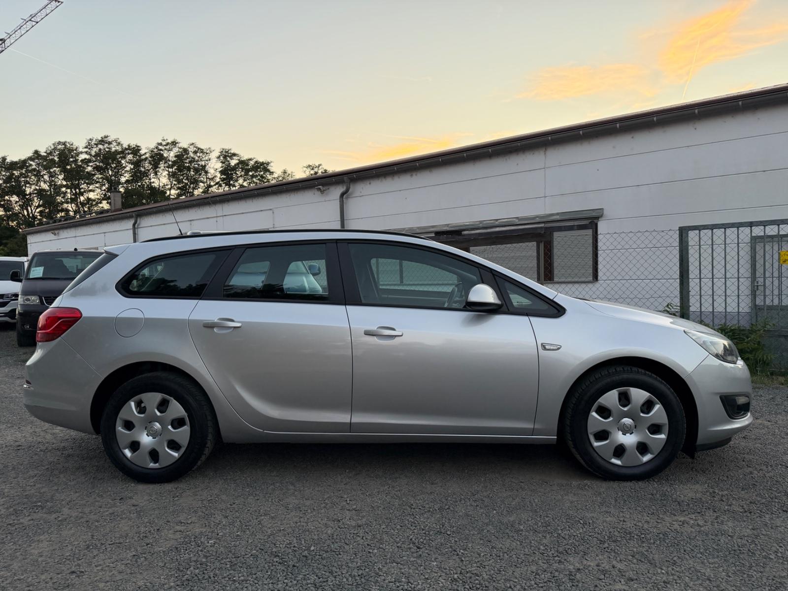 Opel Astra J Sports Tourer Selection/Automatik/Klima