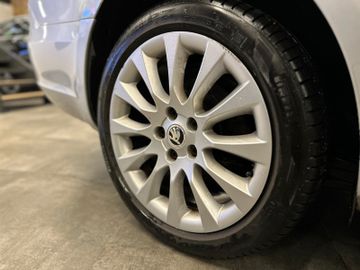 Skoda Superb Combi Exclusive *Xenon*PDC*Klima*DAB*Navi