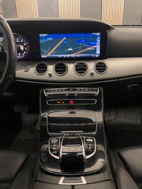 Mercedes E 200 - 12
