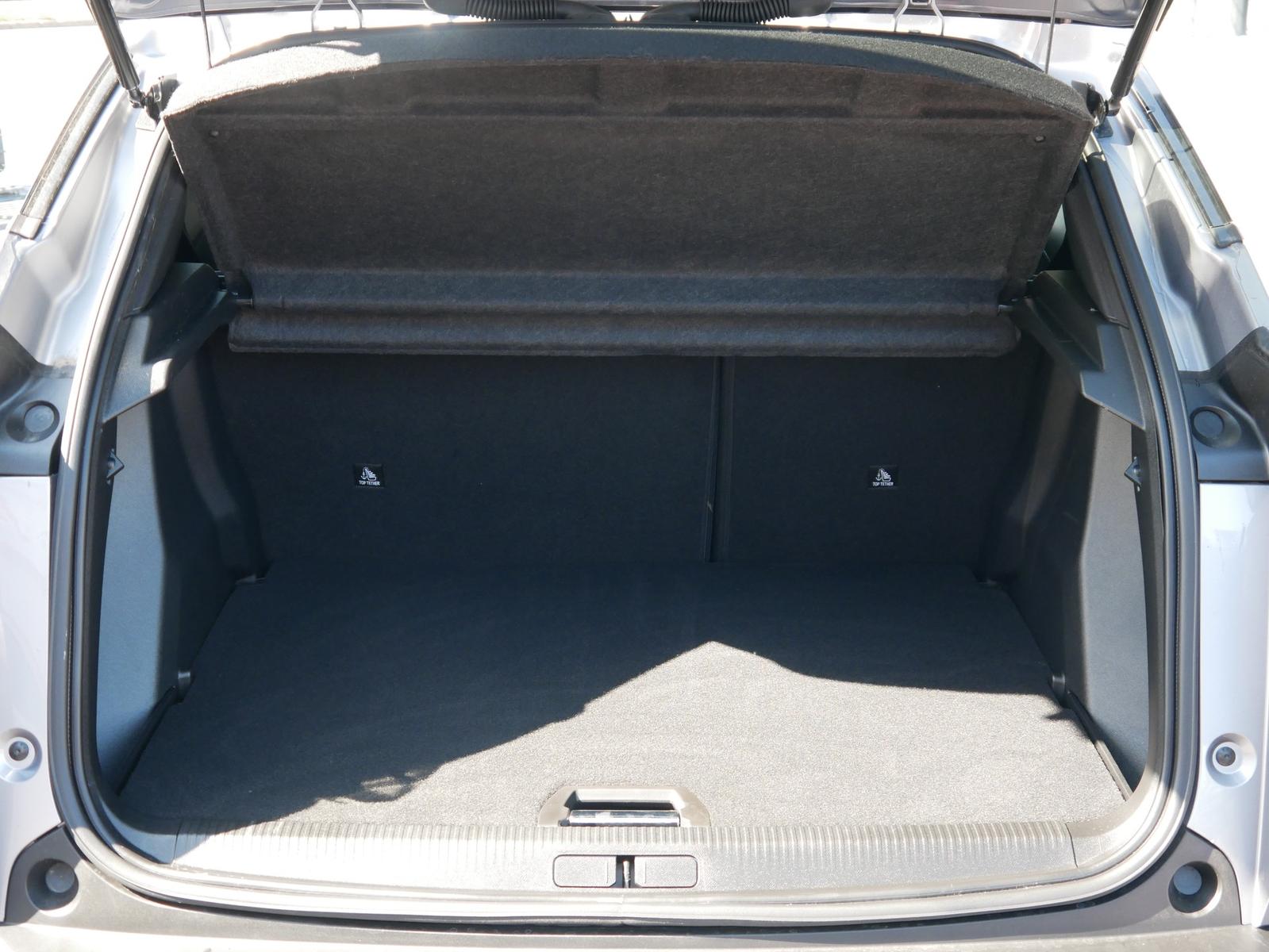Peugeot 2008 PureTech 145 Aut. LED ACC Navi 360°