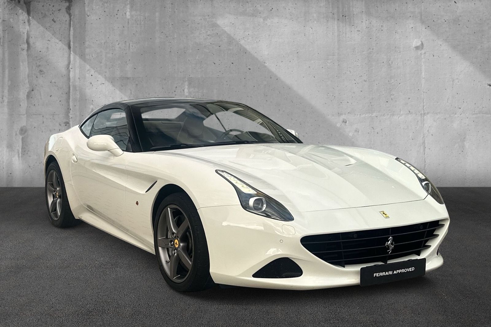 Fahrzeugabbildung Ferrari California T*BiColor*Dt Auto*Diamond Stitching