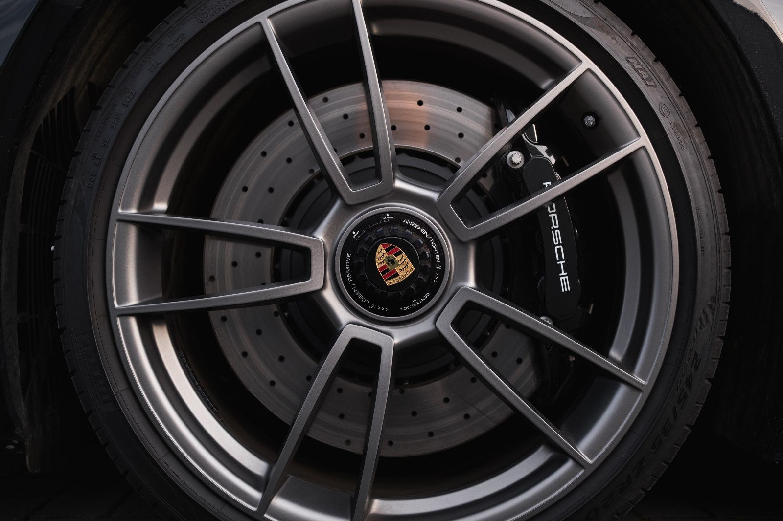 Fahrzeugabbildung Porsche 992/911 Edition 50 Jahre -Lift-Martrix-LED Schw.