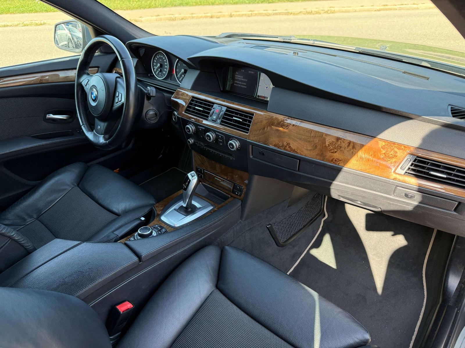 BMW 530i Automatik Touring 272 PS 8-fach