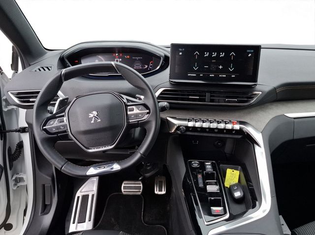 Peugeot 3008 GT 1.2 136 Kam.+KeyLess+LED+Navi+Pano+SD