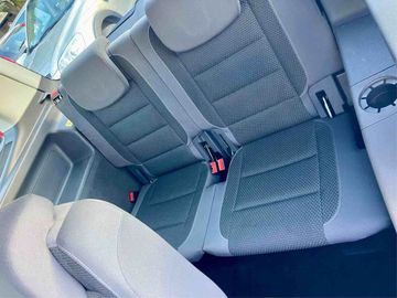 Volkswagen Touran - 8