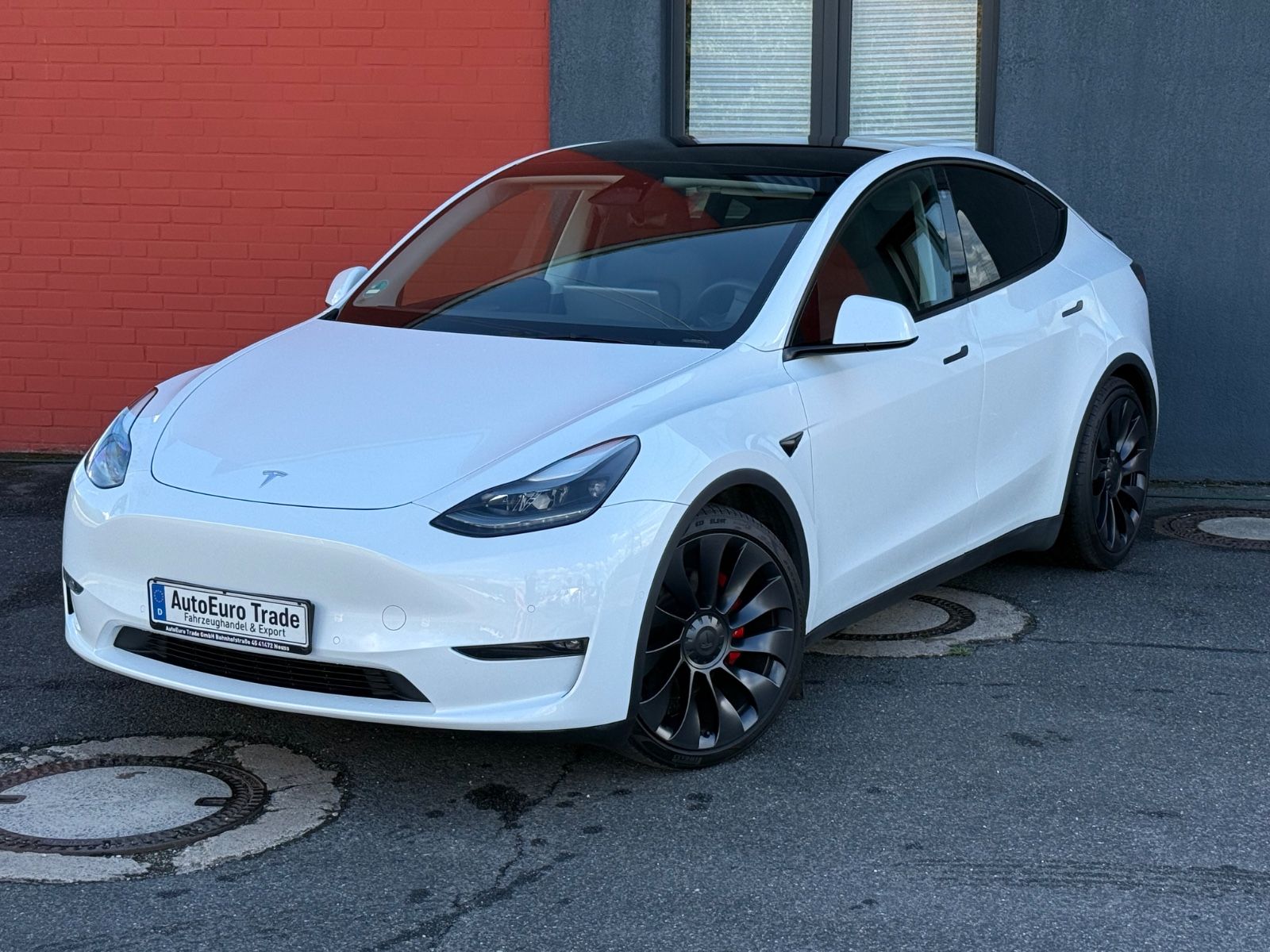 Tesla Model Y Performance Dual AWD 8 Fachbereift foto 4