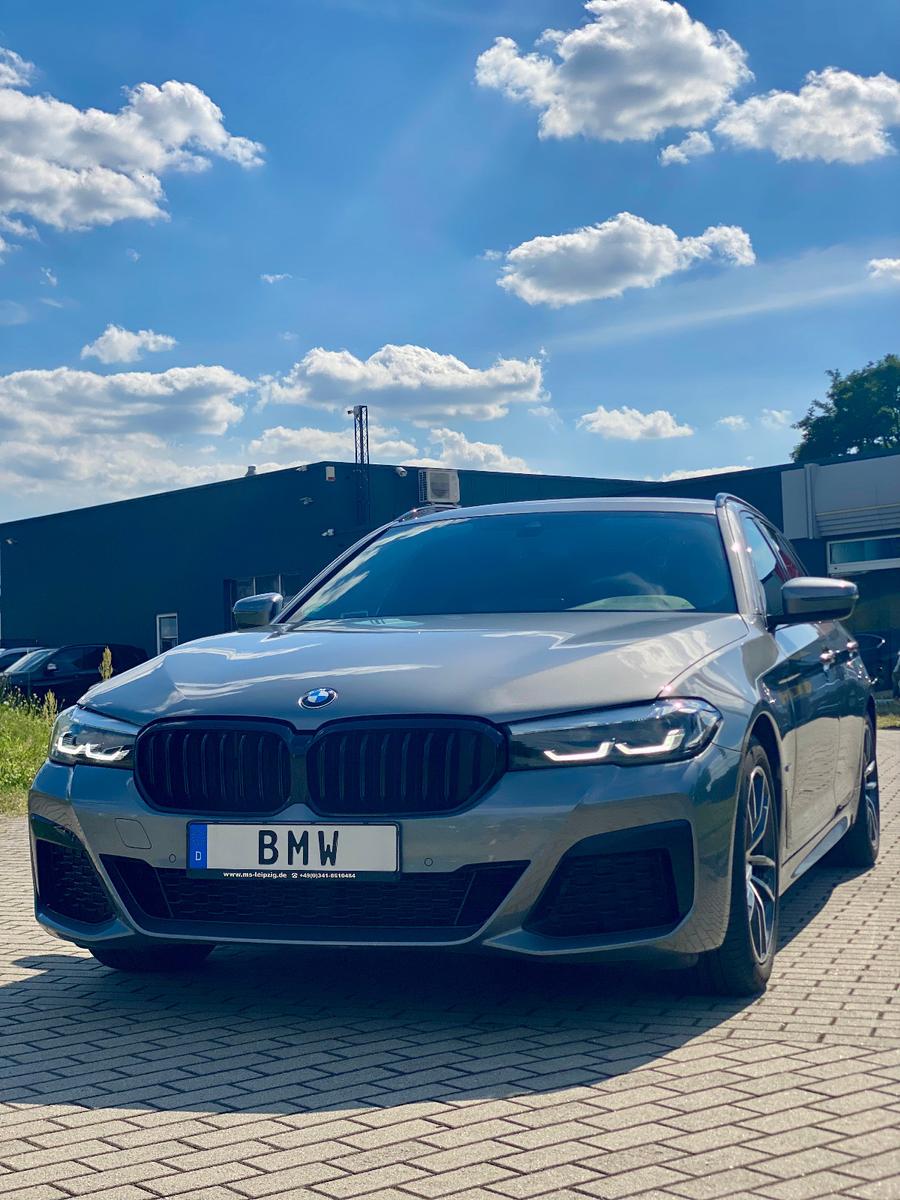 BMW 520 d xDrive M Sport Touring Standheizung AHK