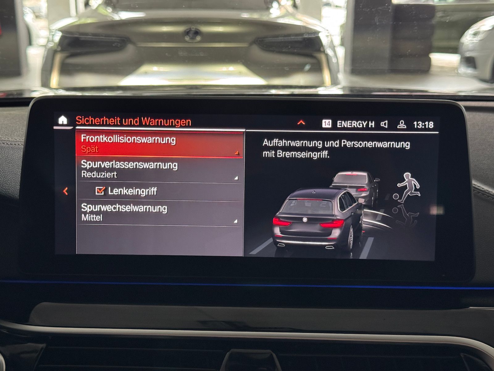 Fahrzeugabbildung BMW 520 d T LUXURY LINE HUD PANORAMA LASER VOLL