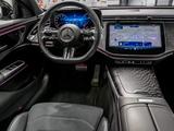 Mercedes-Benz E 220 d AMG ADVANCED NIGHT WINTER DISTRO 19" - Mercedes-Benz: Schwarz, AMG