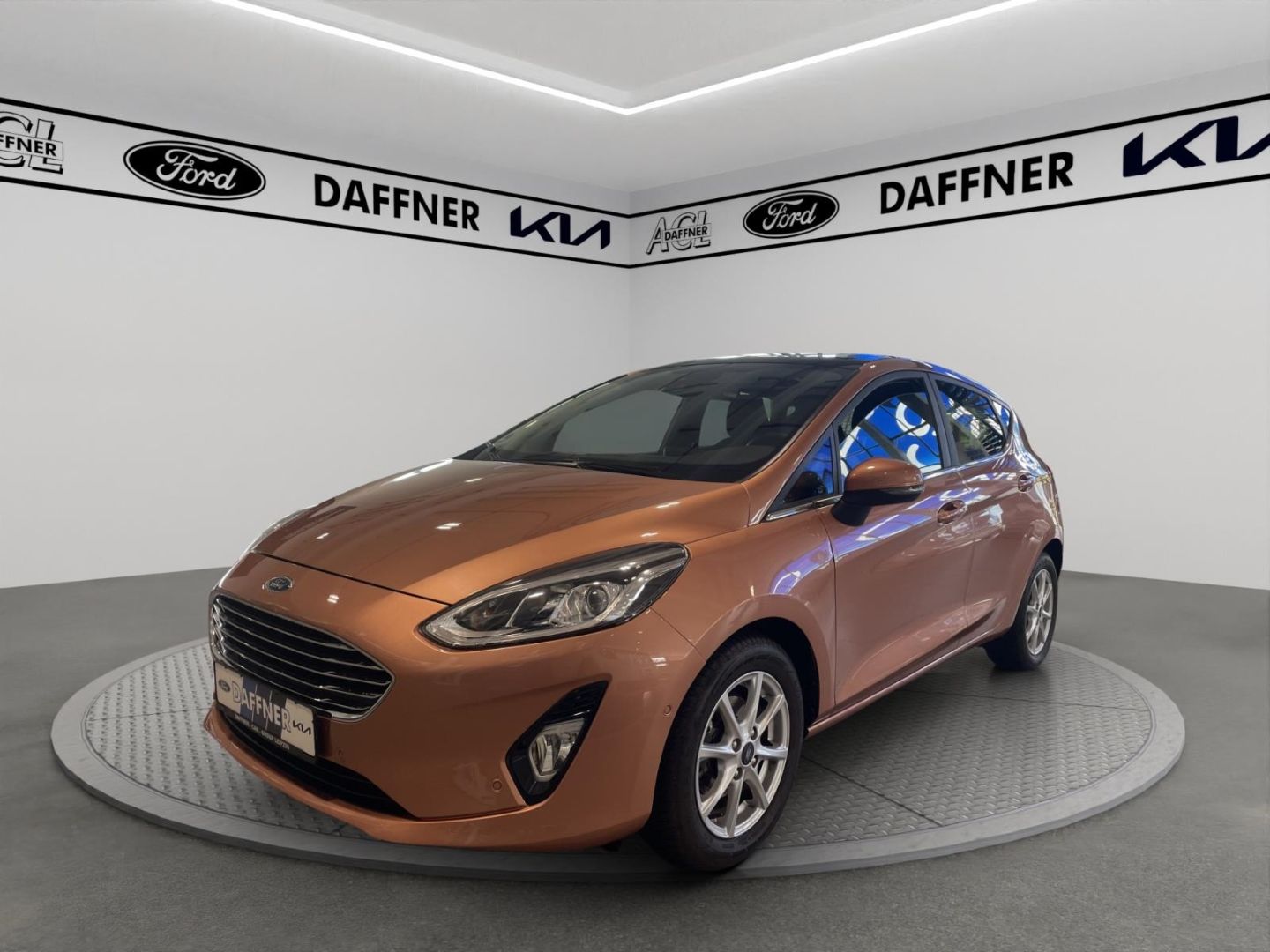 Fahrzeugabbildung Ford Fiesta Titanium Kamera Panoramadach Tempomat