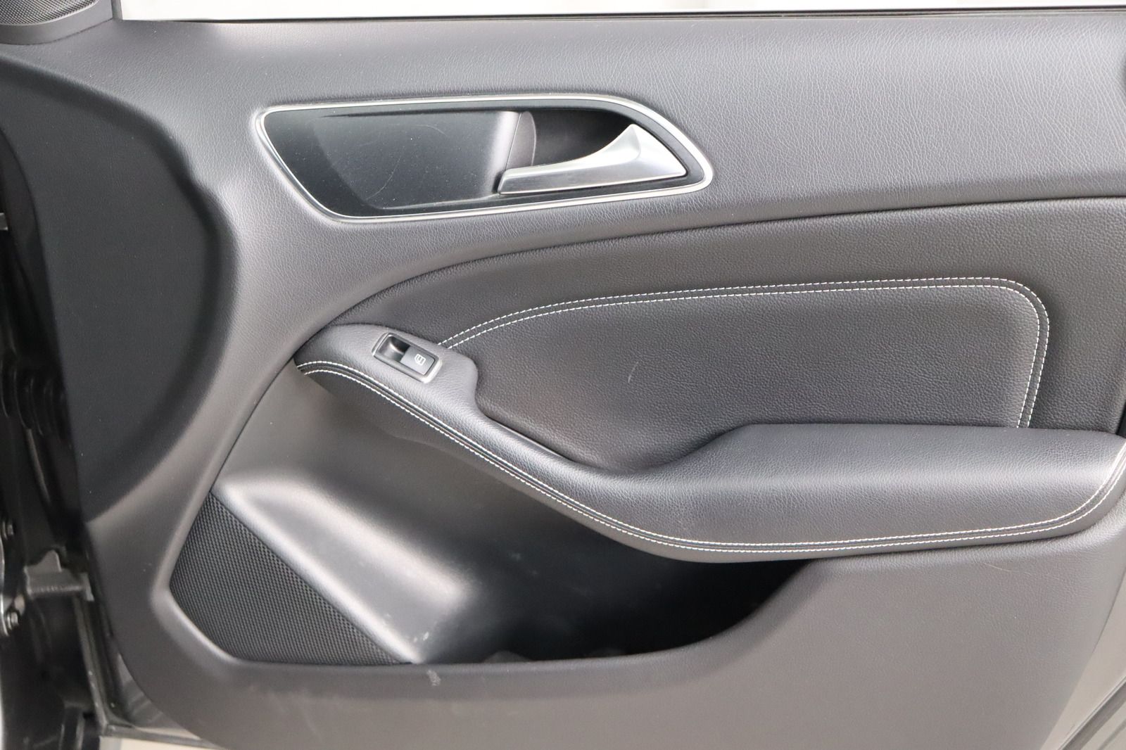Fahrzeugabbildung Mercedes-Benz B 200 d Sports Tourer * LED * Pano * Edition Urb