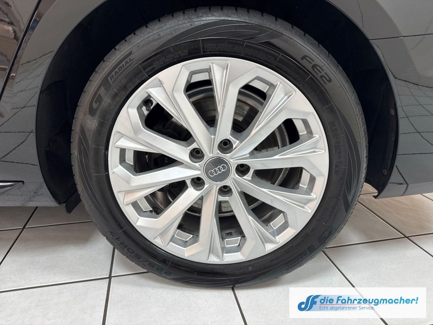 Fahrzeugabbildung Audi A4 Avant 35 TFSI S line Navi Leder LED ACC El. H