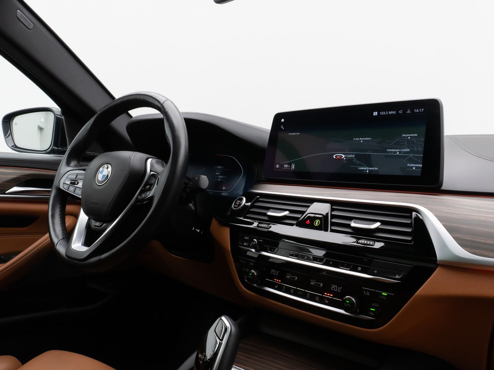 Fahrzeugabbildung BMW 540d xD Kamera Glasdach Laser HUD DAB H/K AHK