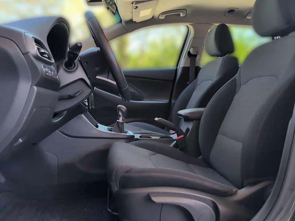 Fahrzeugabbildung Hyundai i30 KOMBI 1.0T EDITION30 GARANTIE SHZ+KAM+KLIMA+