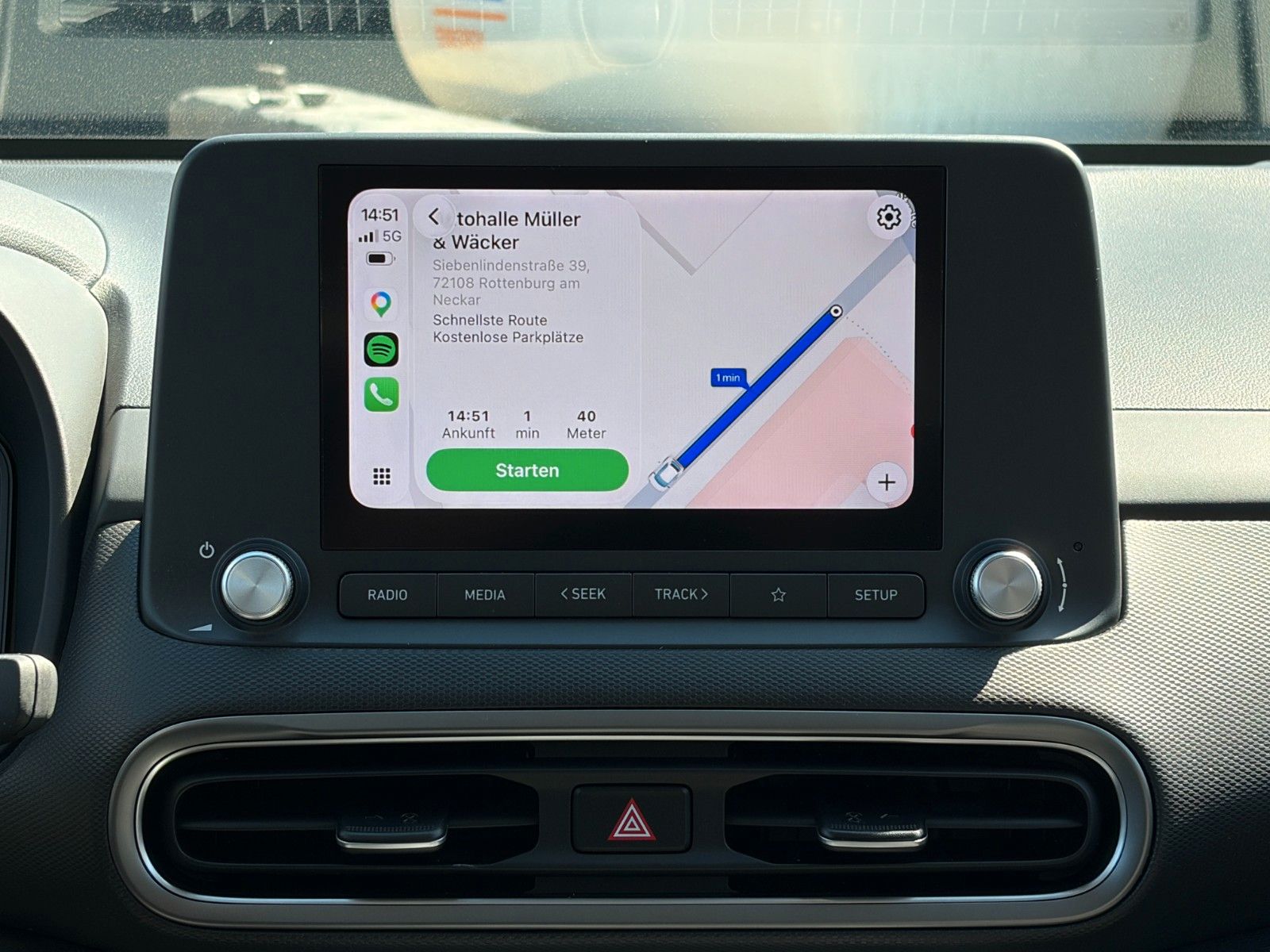 Fahrzeugabbildung Hyundai KONA E Select SHZ LHZ ACC PDC LKA Navi CarPlay