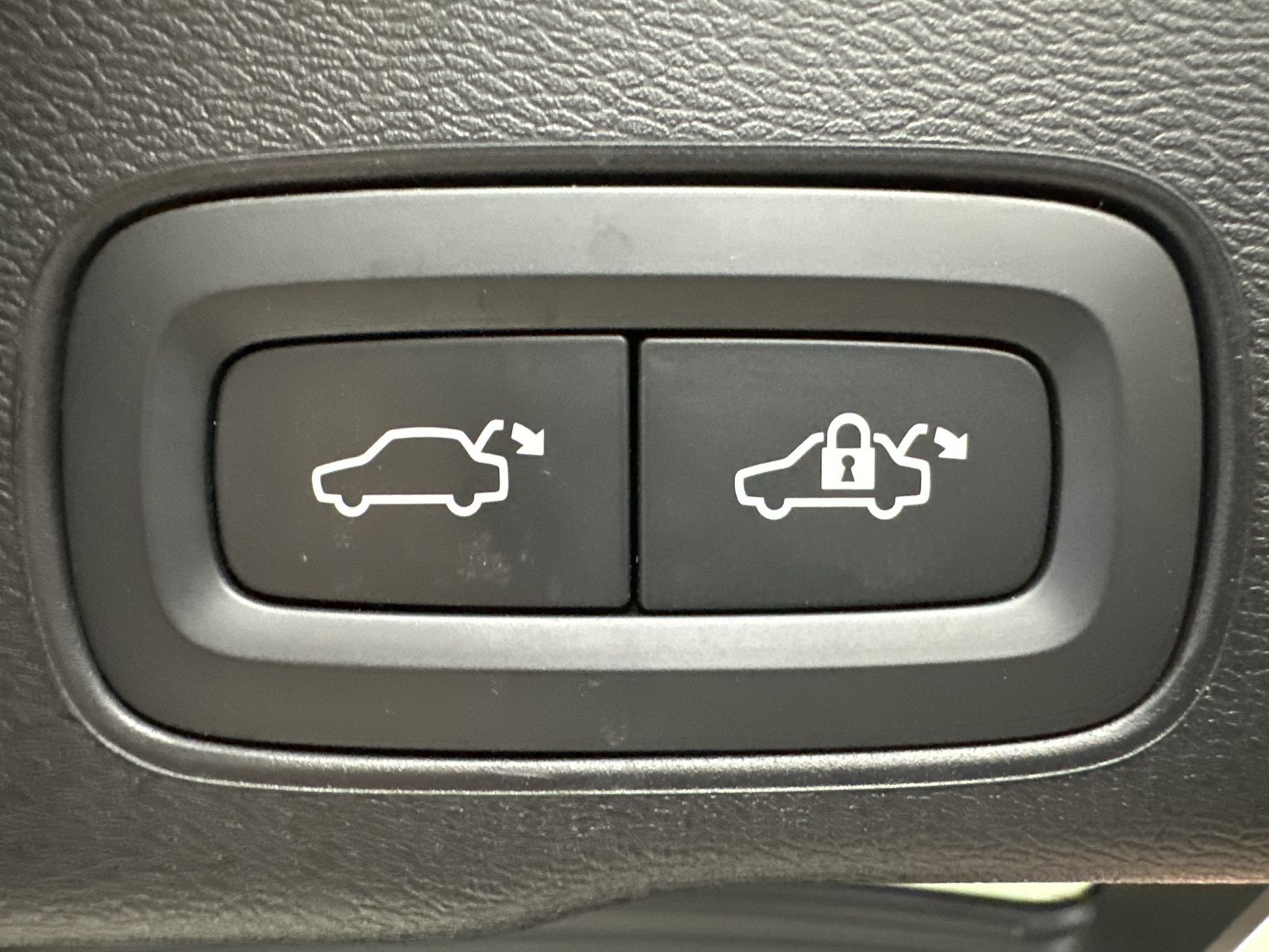 Fahrzeugabbildung Volvo XC60 T6 AWD Inscription Expression NAV+LED+AHK