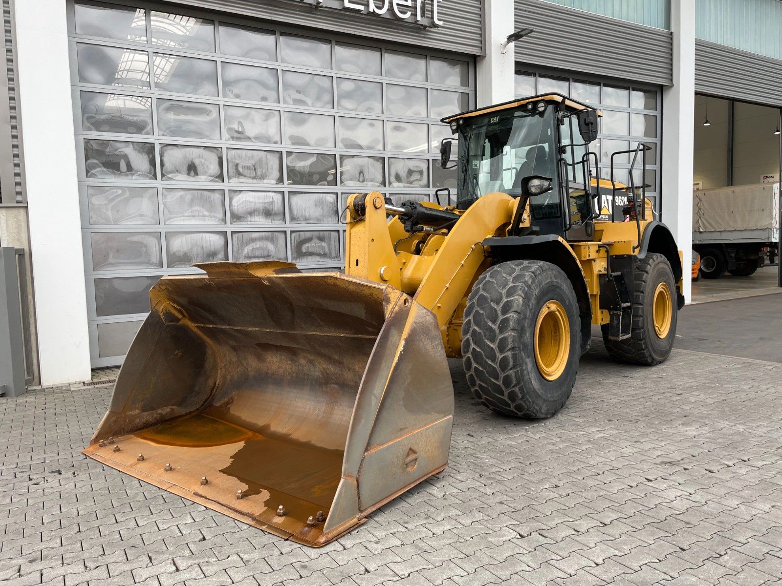 Fahrzeugabbildung CAT 962M / 8.035h / Schaufel
