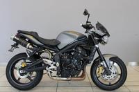 Triumph Street Triple R D67LD + MIVV Auspuff + LED Blink