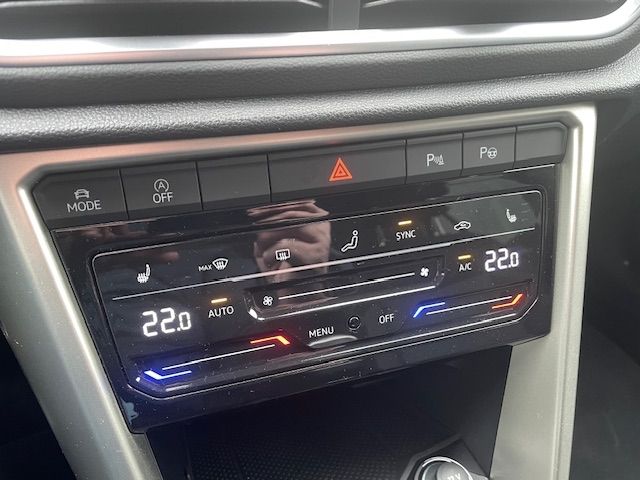 T-Roc Move 1.5 TSI Navi digitales Cockpit LED Ap