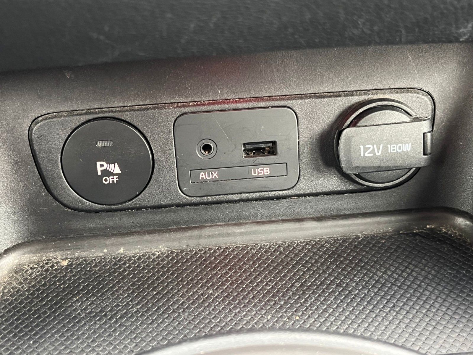 Fahrzeugabbildung Kia Sportage Attract 2WD 1.6 GDI Navi Kamera Tempoma