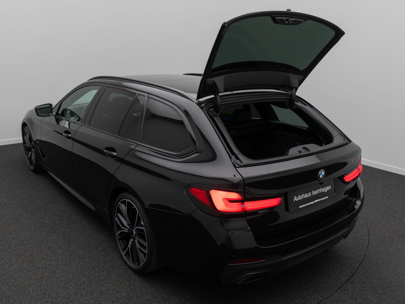 Fahrzeugabbildung BMW 540d xD M Sport DAB Laser HiFi HUD Panorama 20"