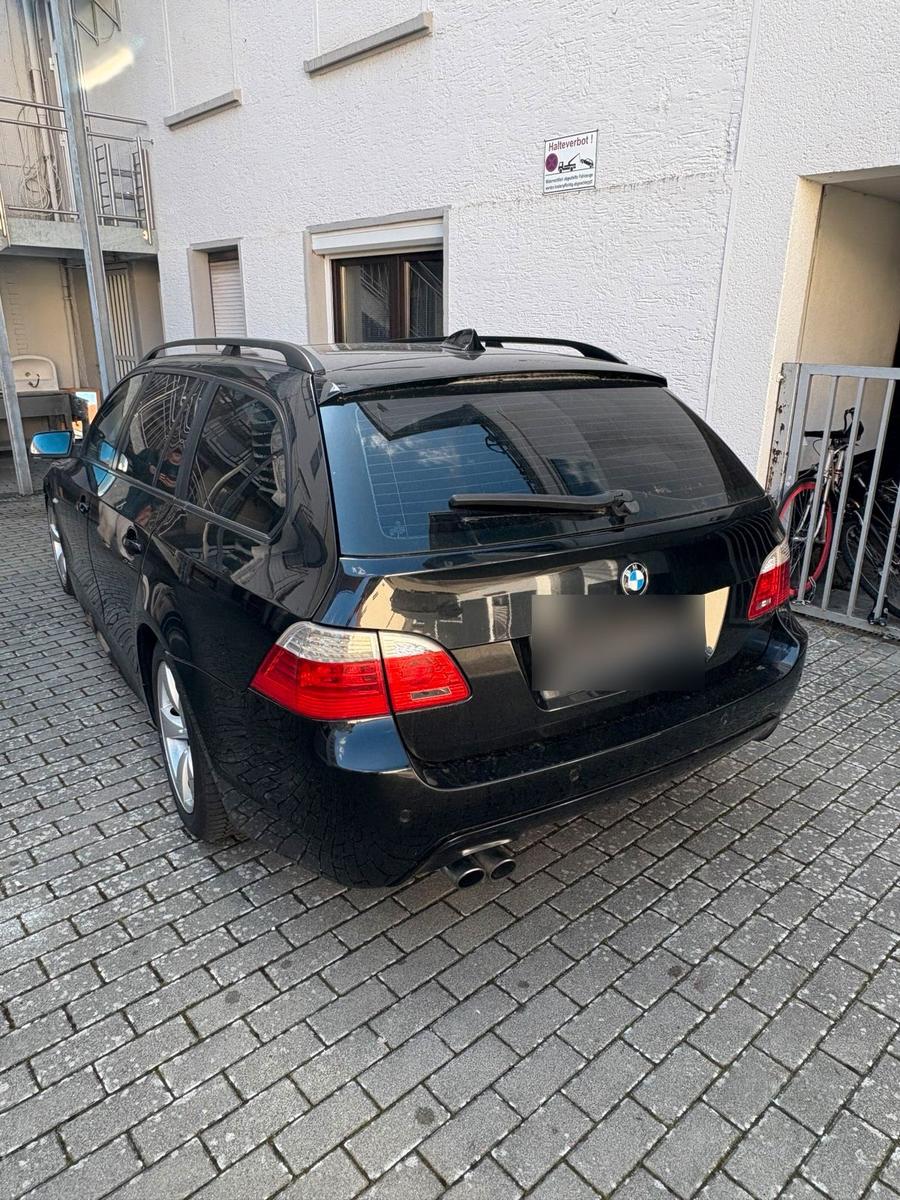BMW 545 2004 — салон