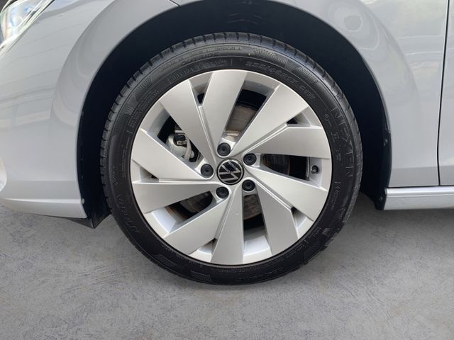 Golf VIII 1.5 eHybrid DSG ENERGY LED+AHK+HUD+DCP