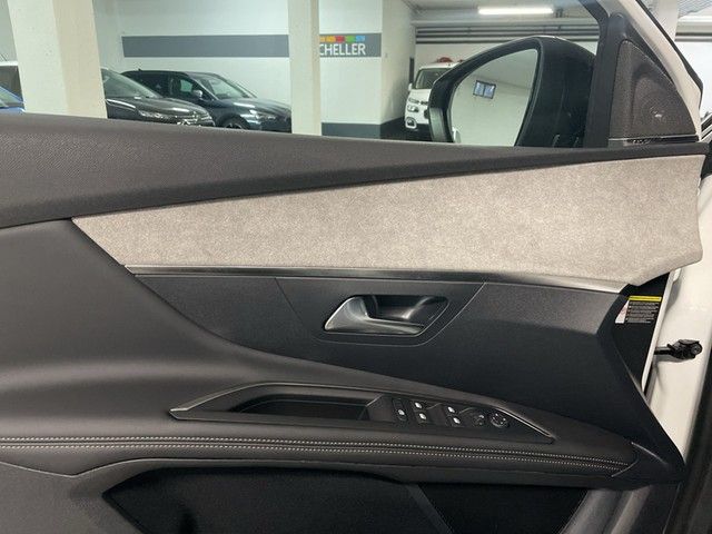 3008 GT Plug-In Hybrid 225 e-EAT8