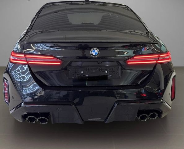 BMW M5 Plug-In Hybrid BLACK MET LEATHER BLACK