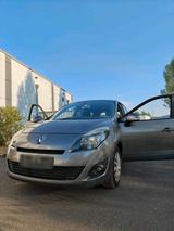 Renault Grand Scenik 1.4 Benzin - gebrauchte Renault Grand Scenic aus dem Jahr 2010