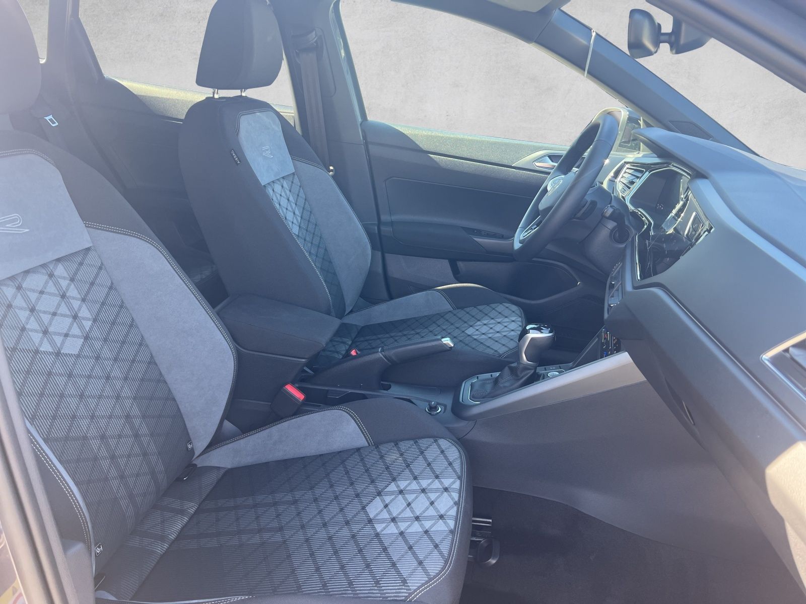 Taigo R-Line 1.5 TSI DSG AHK*Navi*Kamera*Pano