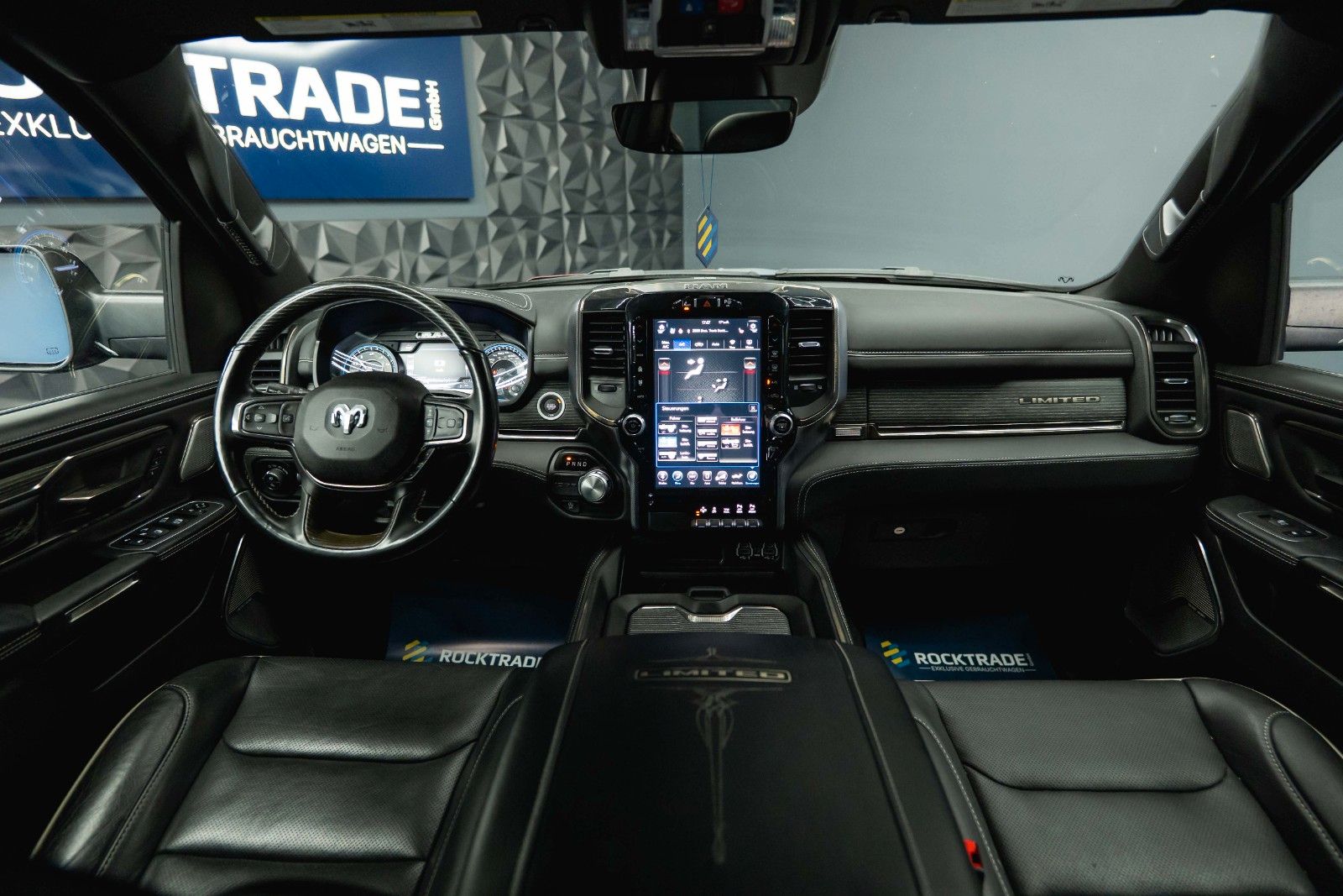 Fahrzeugabbildung Dodge RAM 5.7 V8 HEMI LIMITED Offroad FULL Options ACC