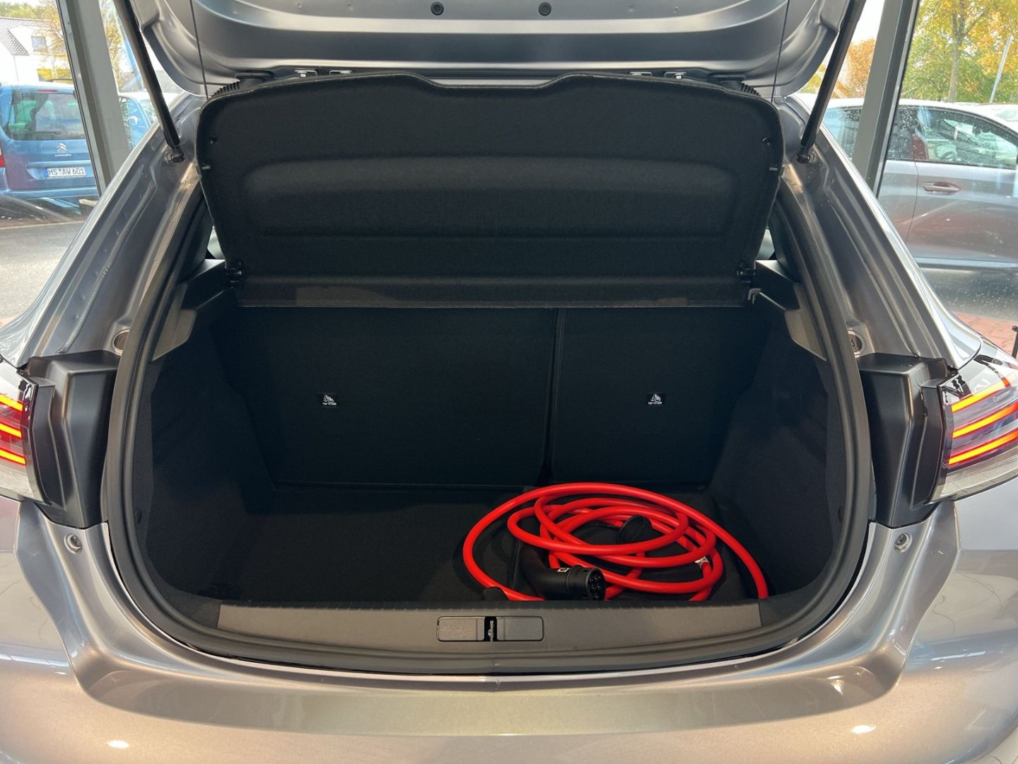 Fahrzeugabbildung Peugeot 208 Business Elektro 156 Navi DAB SHZ Keyless