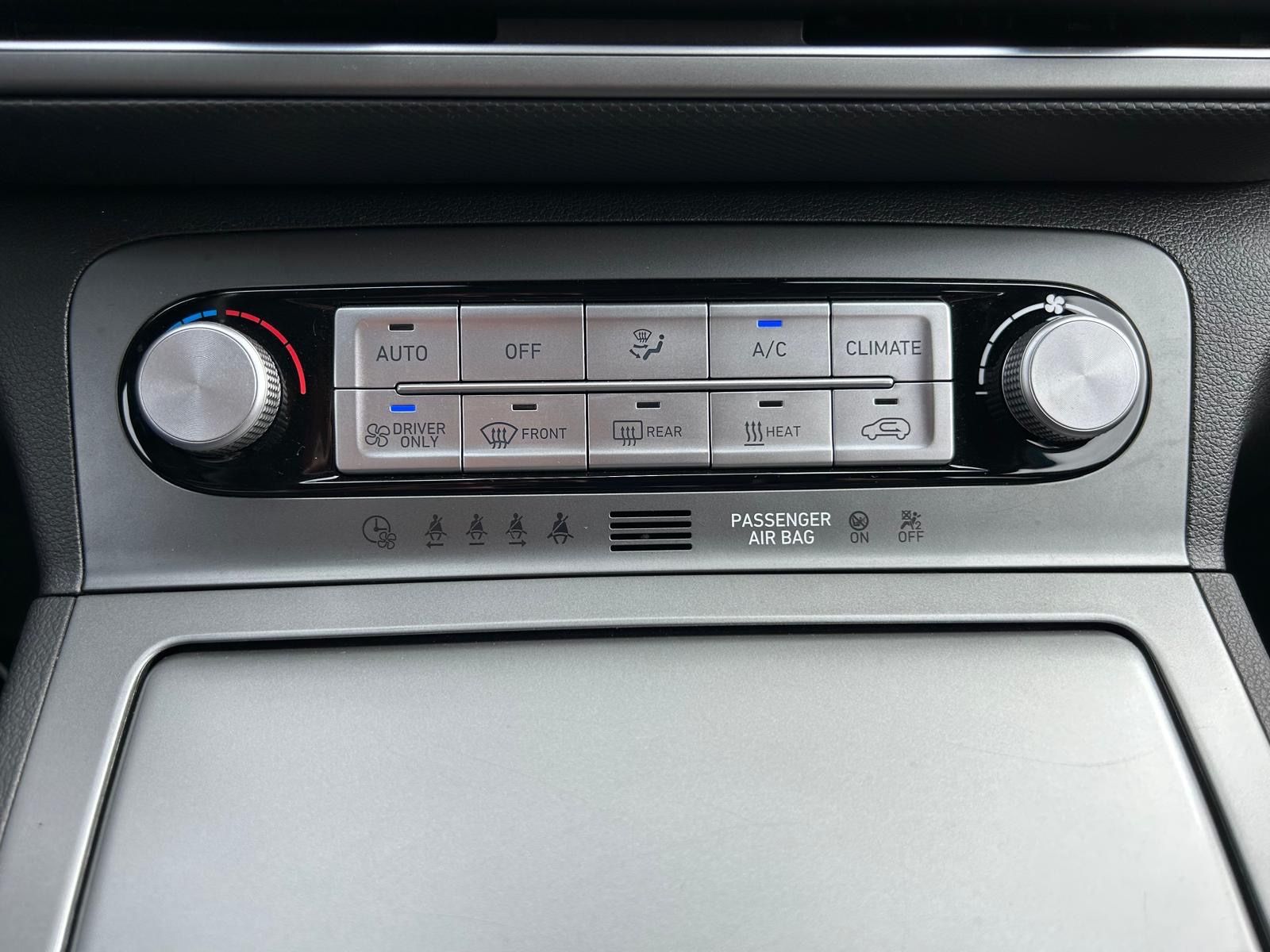 Fahrzeugabbildung Hyundai Kona Select°64 kWh°Kamera°1.Hand°