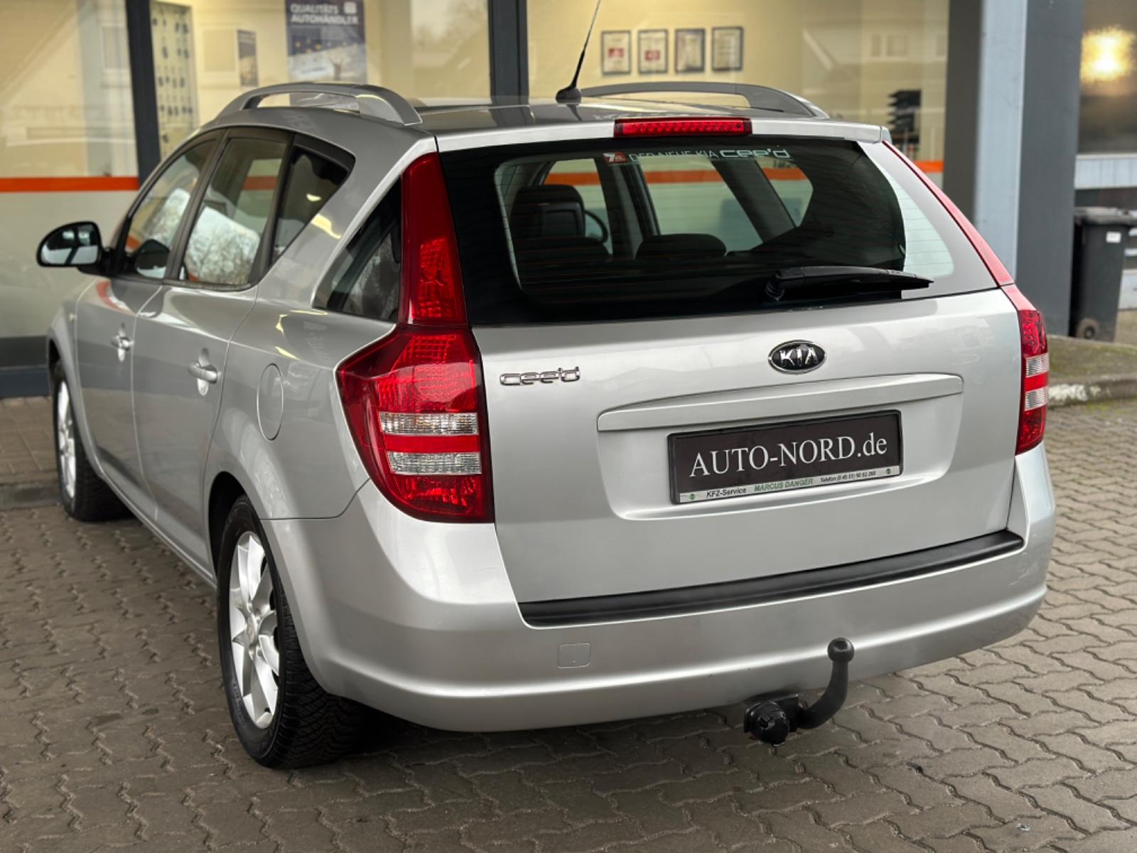 Kia cee'd 2009 — interior