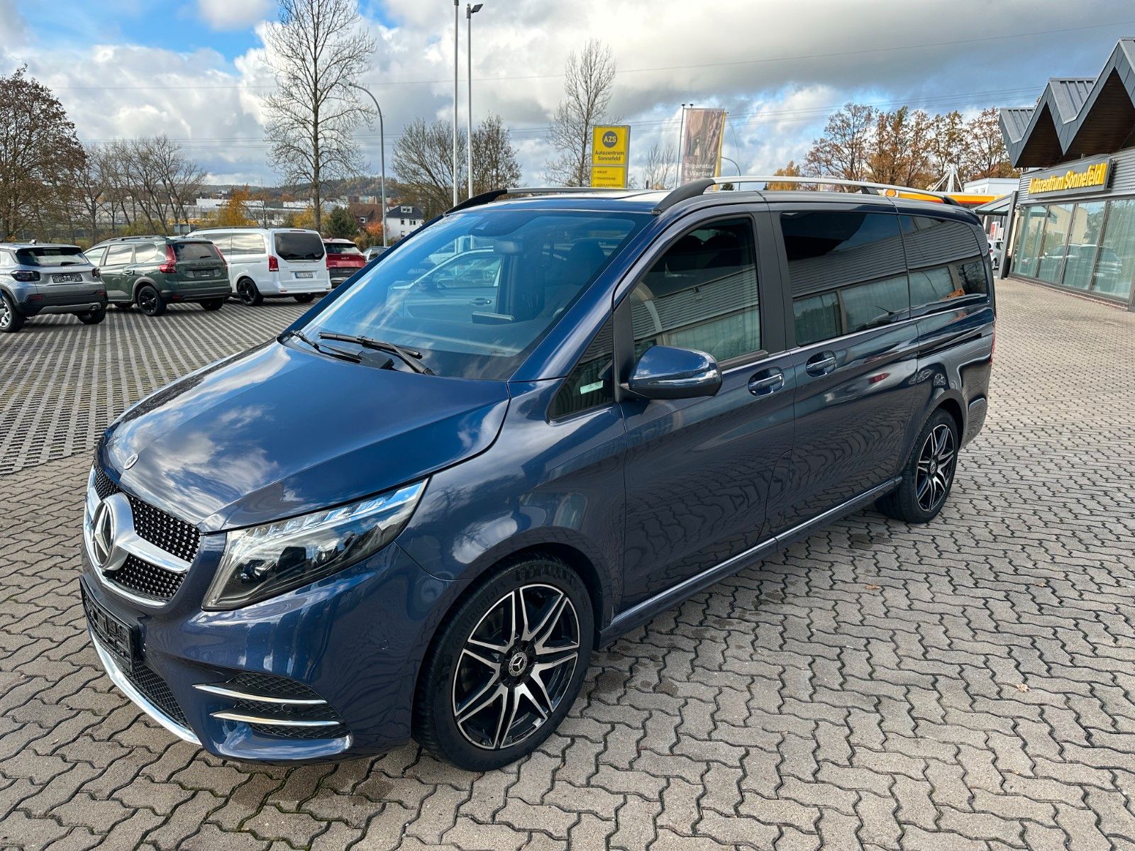 MERCEDES-BENZ V 300 d EDITION lang AMG CarPlay Liegep. AHK