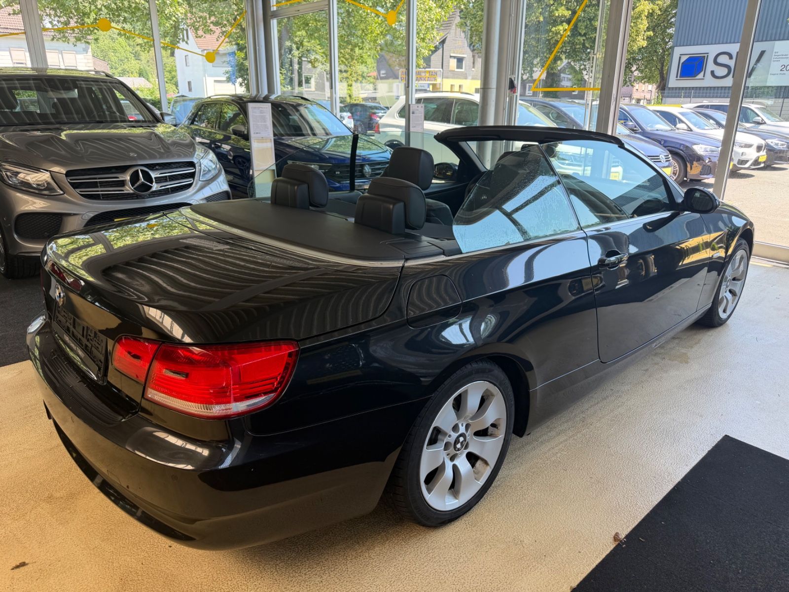 Fahrzeugabbildung BMW 320 3 Cabrio 320i