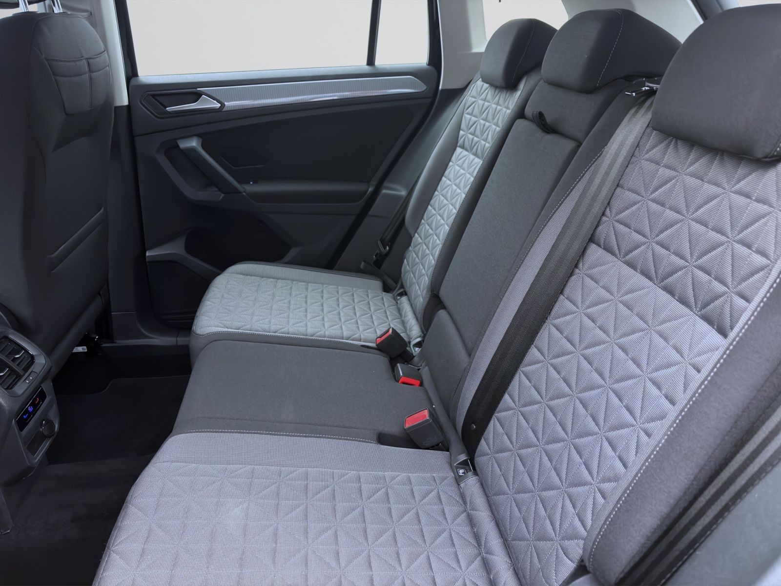 Volkswagen Tiguan - Bild 16