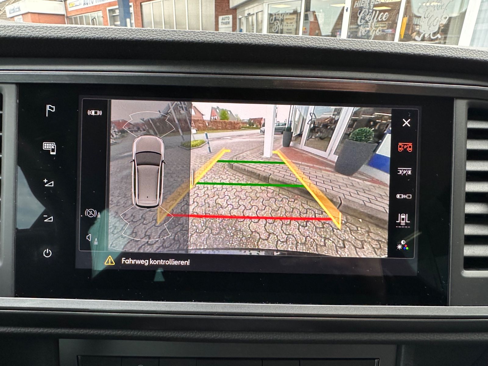 Fahrzeugabbildung CUPRA Ateca 1.5 TSI DSG ACC/Navi/SHZG/eHeck/LED/Travel