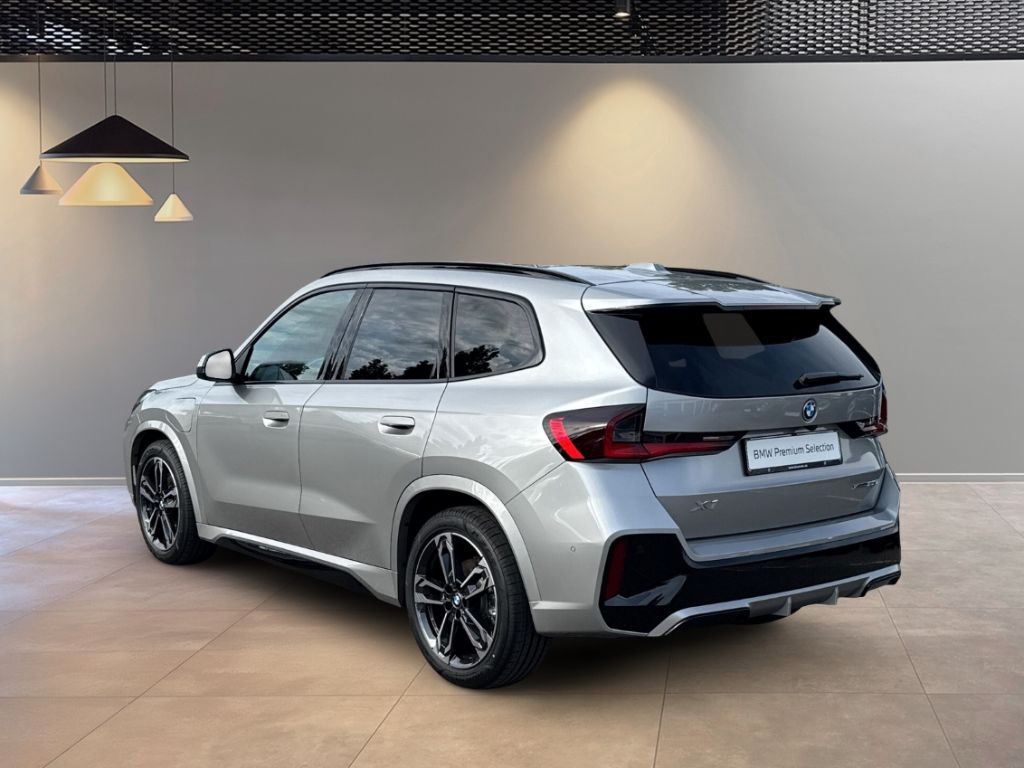 BMW X1 xDrive 30e M Sportpaket AHK Pano ACC HUD Harm foto 6