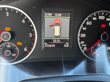 Volkswagen Tiguan - 12
